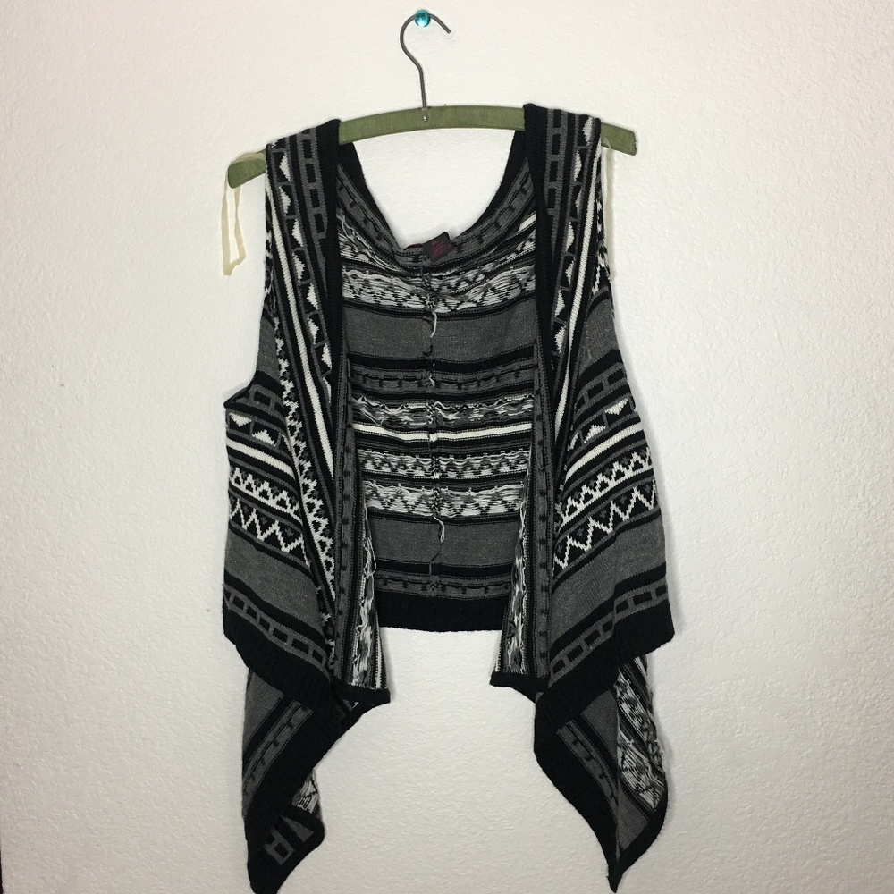 Material Girl Sleeveless Cardigan Size XL